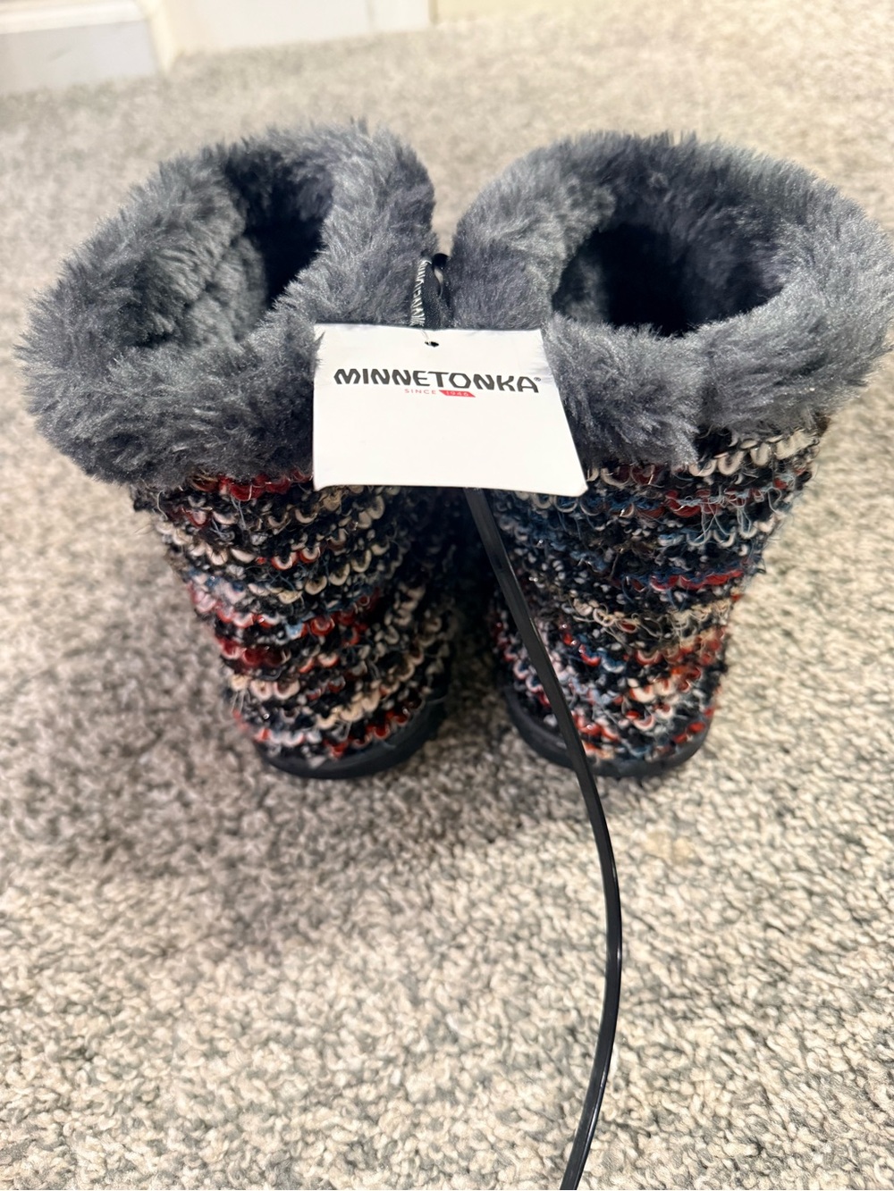 Minnetonka Women's Betty Booty Slippers - Picture 6 of 12